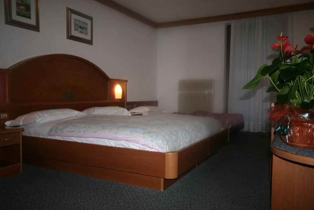 Hotel St. Raphael 4*
