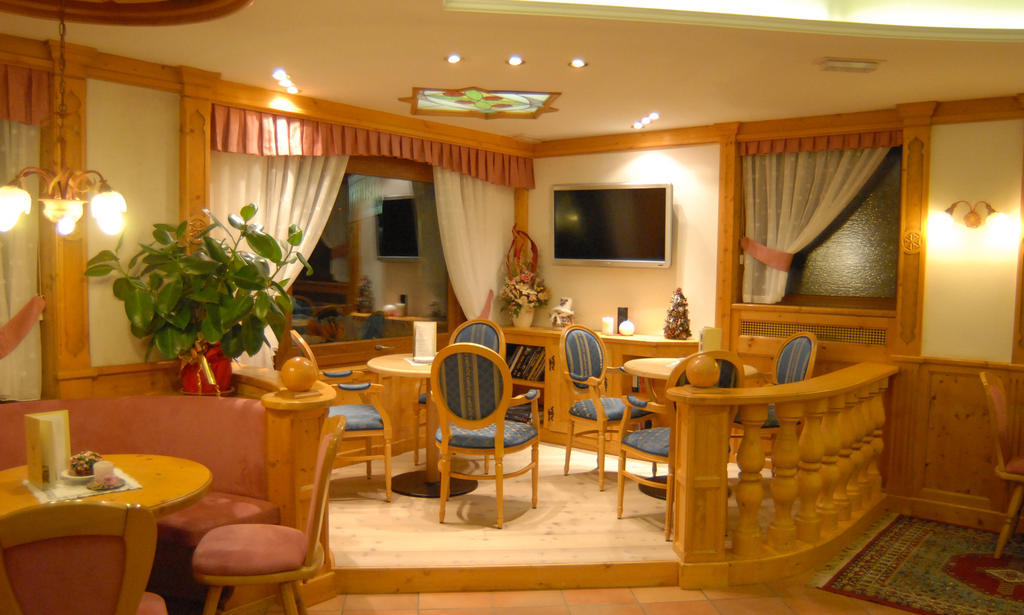 St. Raphael Hotel